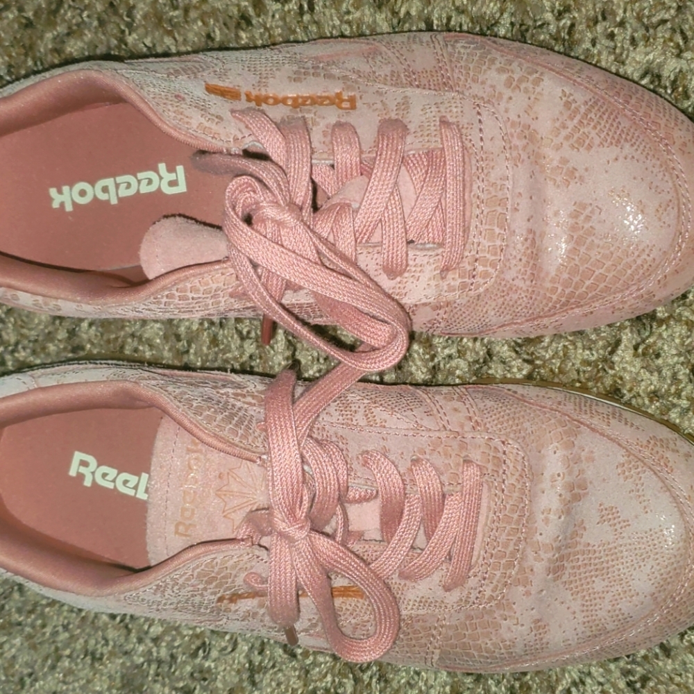 Reeboks women's sneakers